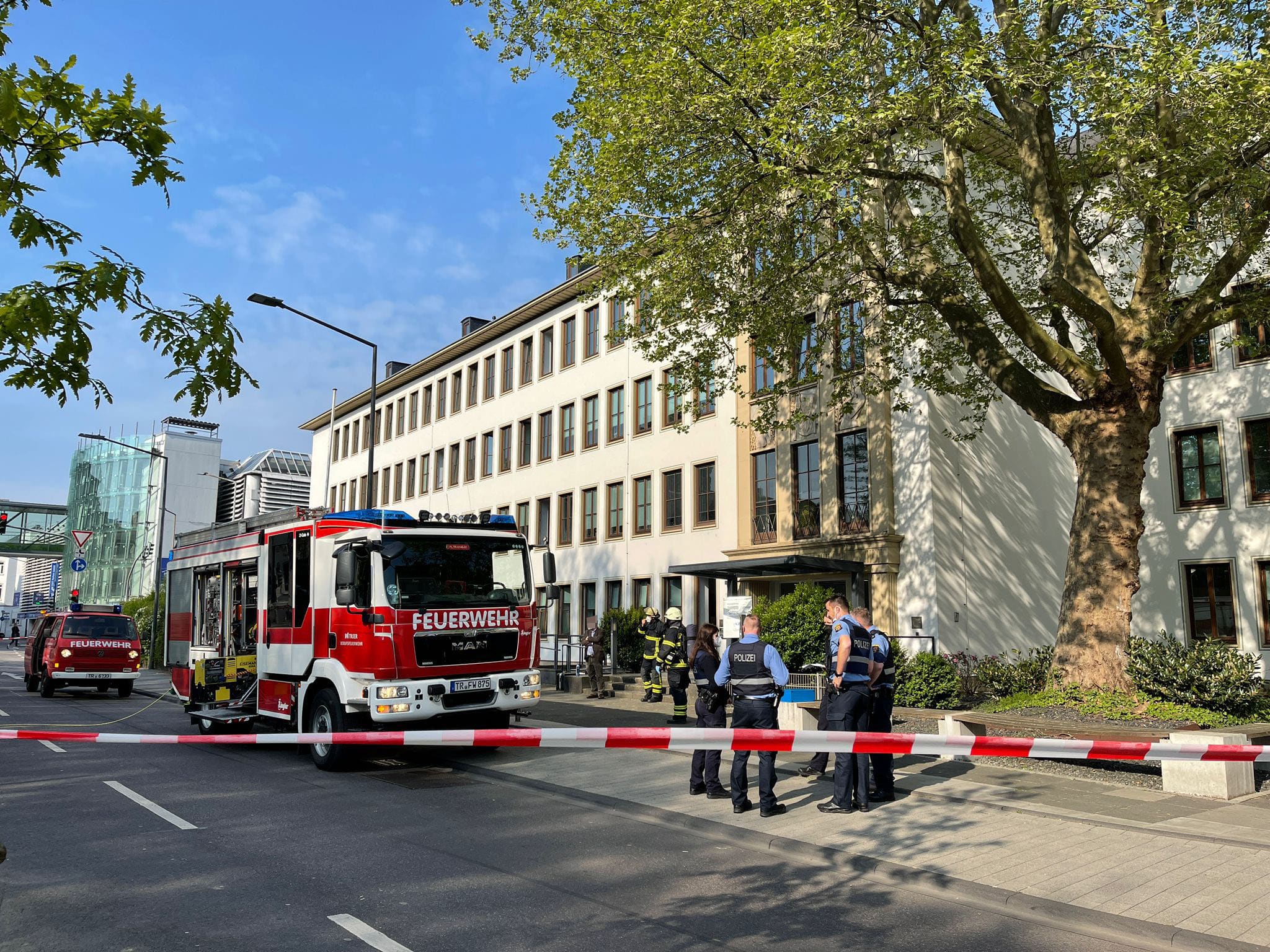 Trier: Feuerwehr- und Polizeieinsatz am Landgericht Trier